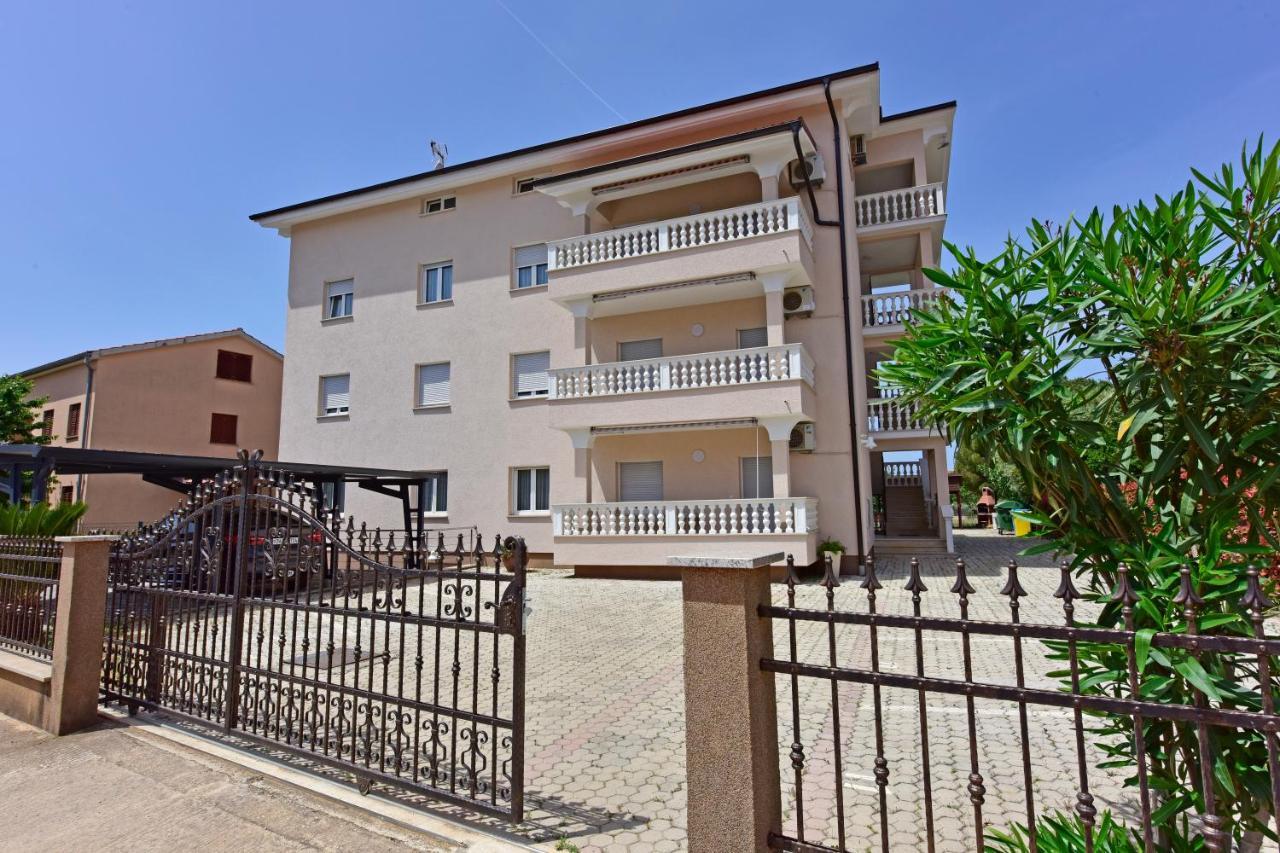 Apartments Elin Sofia Porec Exterior photo